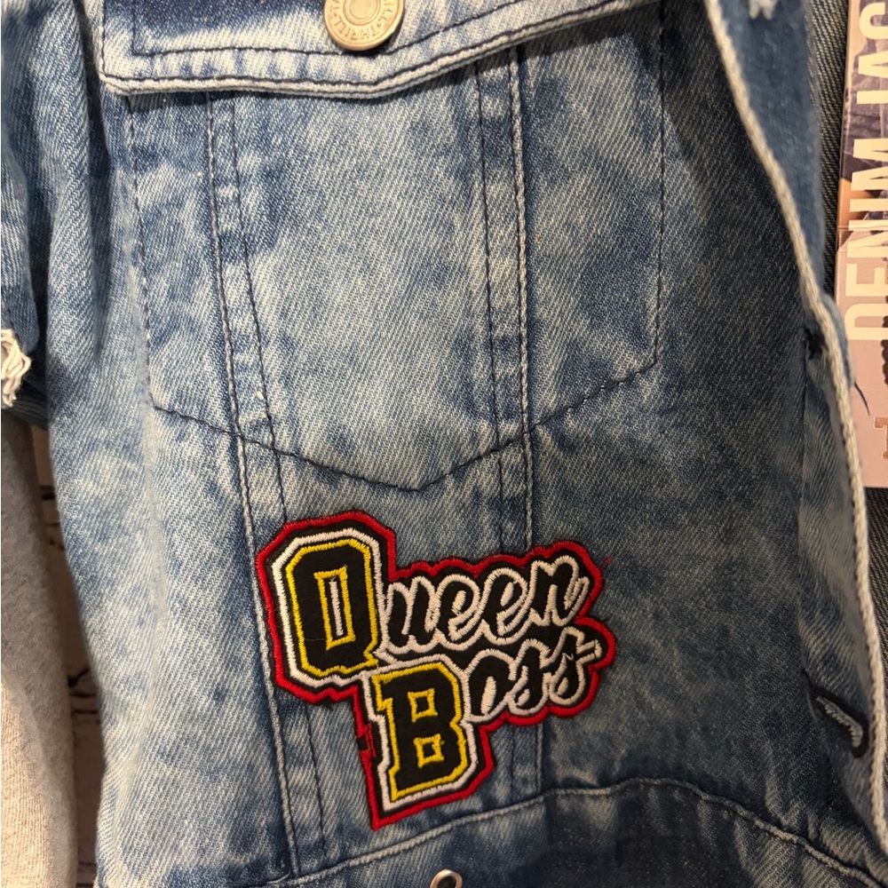 Thrill Blue Denim Jacket with Gray Sleeves and Patches - Picture 4 of 6